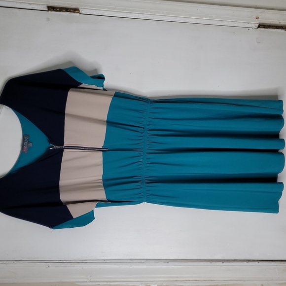 Love Delirious dress - Picture 2 of 7